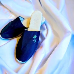 Tommy Bahama espadrilles, like new, size 9. Classy and sassy!